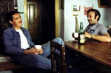 Z komedie Na samotě u lesa po emigraci Třísky zmizelo několik scén. Film slaví 50 let