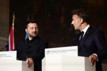 Macron slíbil Zelenskému střely do protivzdušných systémů