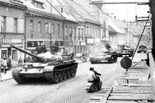 Ruská propaganda se snaží přepsat československou historii, upozorňují experti