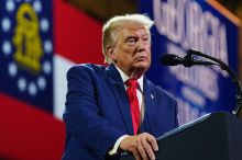 Trumpovi zůstává cejch odsouzeného prezidenta. V kauze pornoherečky opět neuspěl