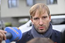 Očkování v lékárnách vláda odložila. Byla velká debata, řekl ministr Adam