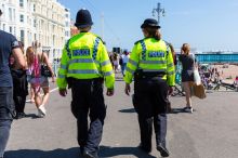 Dvacet let omamoval a zneužíval manželku. Brit u soudu přiznal vinu