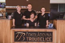 Chtěl dovážet kakaové boby, nakonec vyrábí čokoládu. Stroje si sestavil sám