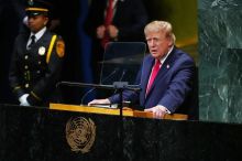 Trumpův projev cílil na voliče, ne na diplomaty v sále. Hrozil „vyhlazením“ Íránu