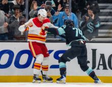 Kulich dal v přípravě NHL za Buffalo první gól po návratu, zápas ale nedohrál