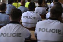 Odbory nesouhlasí s plánem pro platy policistů a hasičů