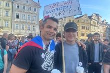 „Babišovi voliči jen natahují ruce.“ Mluvili jsme s lidmi na protivládní demonstraci Milionu chvilek