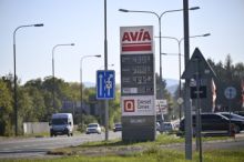Analytici: Nafta může zlevnit až ke 48 Kč za litr