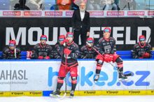 Hokejisté Hradce Králové po obratu z 0:2 porazili Vítkovice potřinácté v řadě
