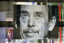 Česko si připomíná 90 let od narození Václava Havla