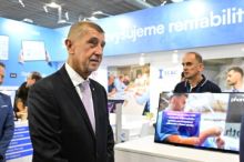 Babiš na strojírenském veletrhu opět kritizoval systém evropských povolenek