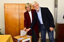 Po prezidentovi otazník i nad Pavlovou. První dáma si kopla do pravidel, Hrad mlčí