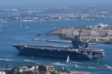 Loď USS Abraham Lincoln se po rekordně dlouhém nasazení vrátila do USA