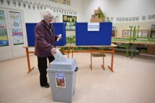 Senátory si zatím přišlo vybrat méně než deset procent voličů
