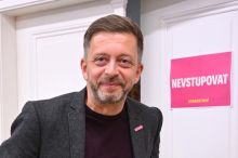 Rakušan nad očekávání, vysmátý Kupka a zklamaný Babiš. Druhé kolo senátních voleb obrazem