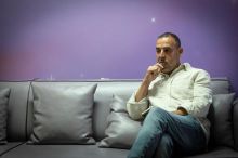 Pro dcery přežil 491 dní v podzemí Gazy. Když vyšel ze tmy, čekaly na něj tři hroby