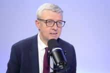 Žádná prasárna, plníme program. Peníze pro ČT a ČRo přinese i EET, věří Havlíček z ANO