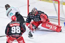 Hradec Králové dotáhl manko 0:3, ale vítězství slavily Karlovy Vary