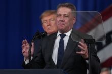 Šéfka závodní rady VW ostře kritizuje účast šéfa Audi na Trumpově akci