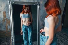 Vzaly bakterie od pacientek s anorexií a daly je myším. Zvířata změnila chování