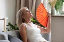 Problém, o kterém se v práci mlčí. Menopauza připravuje ženy o peníze i kariéru