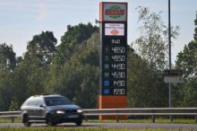 Cenový strop na naftu v pátek vzroste na 49,69 Kč/l, benzin naopak opět zlevní