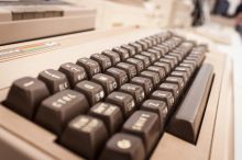 Legendární Commodore 64C se vrací. Nabízí moderní vnitřnosti