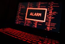 Binance zmrazila aktiva po zřejmě hackerském útoku, jenž dopadl na 6,3 mld. USD