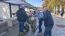 Cesta na Dušičky se může prodražit. Pokuta hrozí za urnu, parkování i cigarety