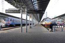 AFP: Ukrajinské vlaky čelí útokům, evakuace způsobují zpoždění